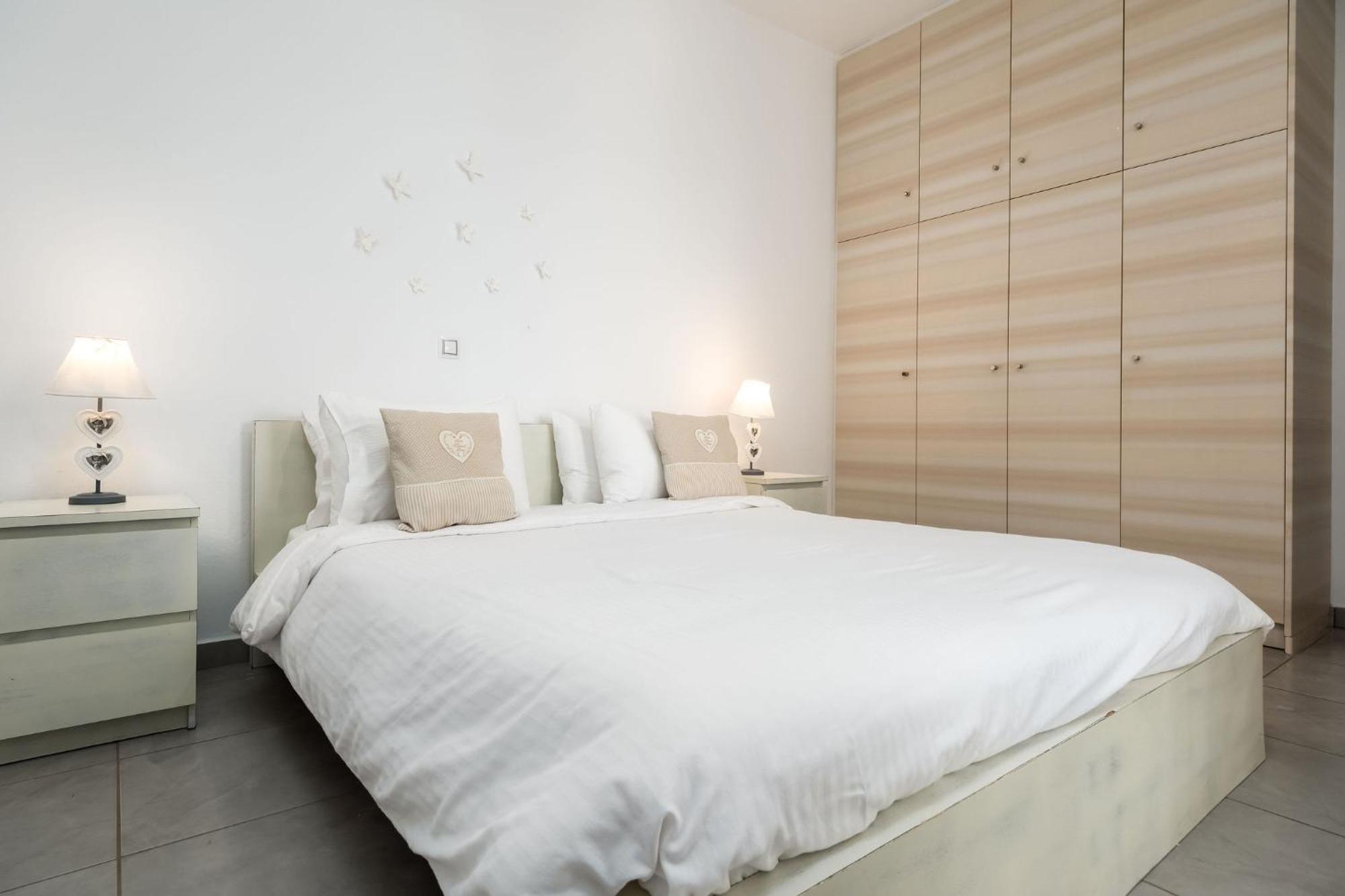 Azzurro Bianco Suites Páros Exterior foto